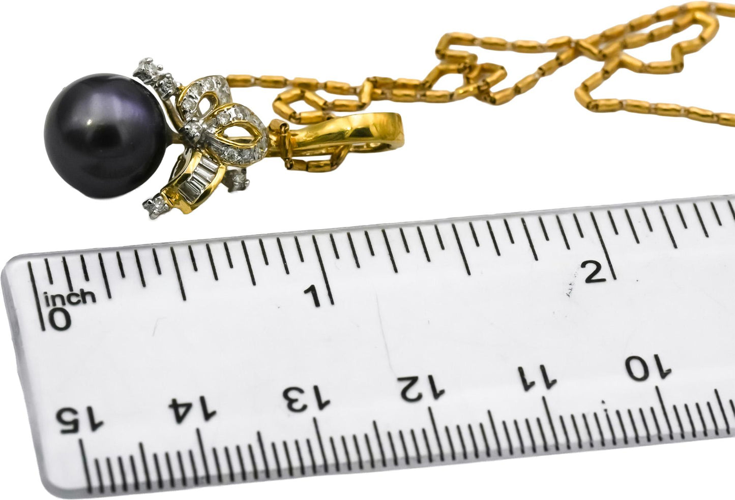 18k Yellow Gold Diamond and 10.8mm Black Pearl Pendant Necklace 0.20CT