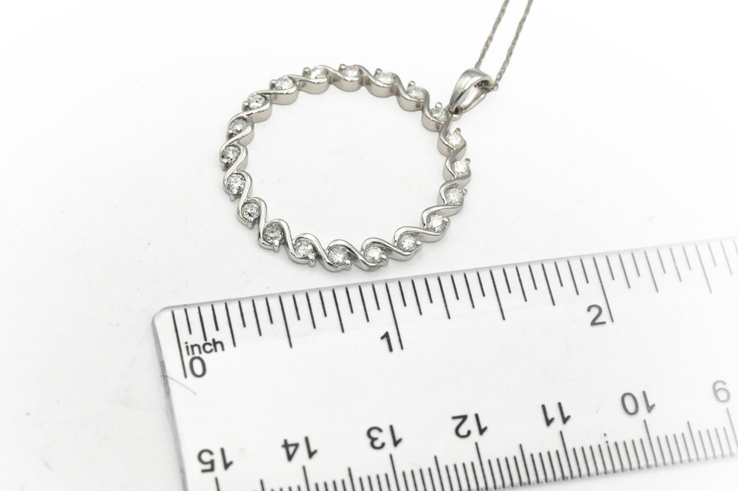 14k White gold Round Diamond Swirling Circle Pendant Necklace 1.0CT