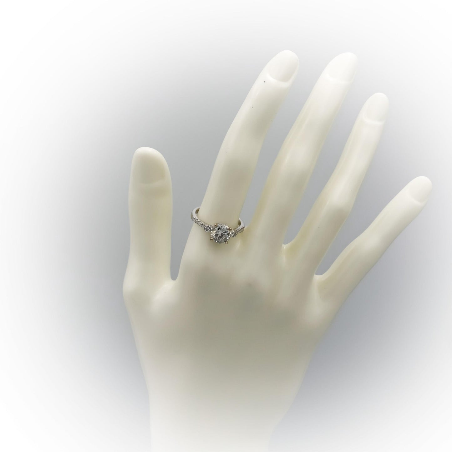 18k White Gold Round Diamond Engagement Ring 1.82CT w/ 1.60CT Center Size 6.75