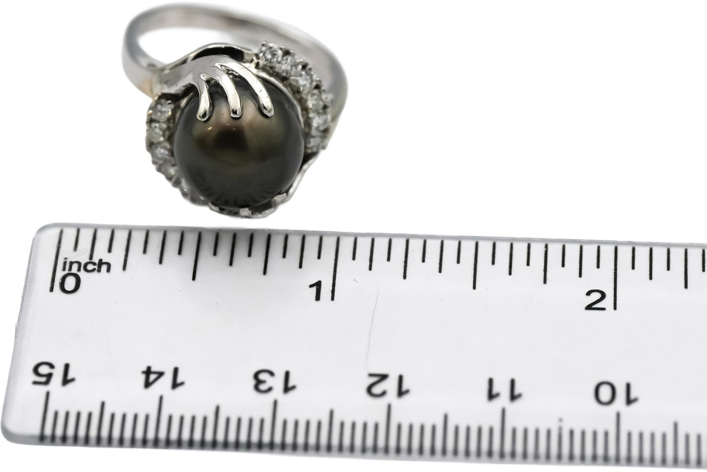 14k White Gold Round Diamond and Black Pearl Cocktail Ring 0.25CT