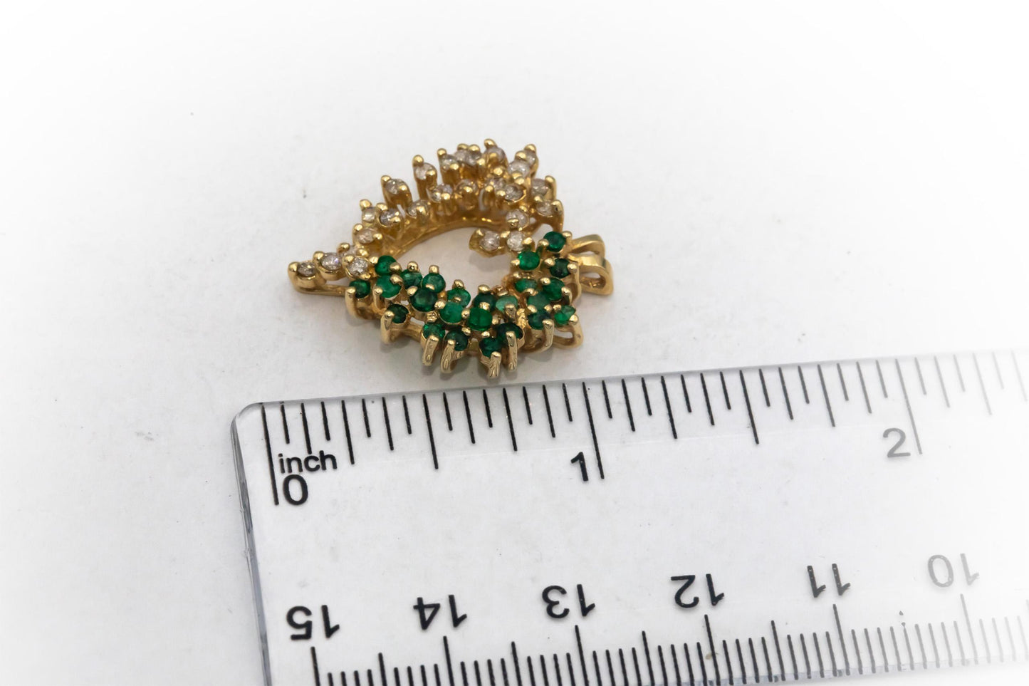 14k Yellow Gold Round Diamond and Emerald Cluster Heart Pendant 1.0CT