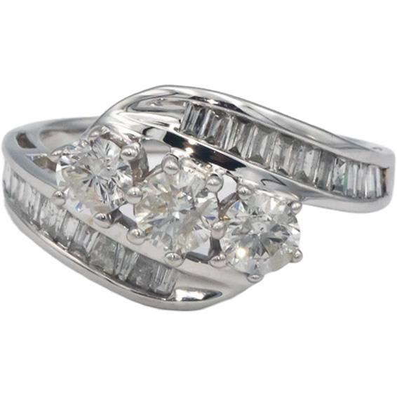 14k White Gold 1.25CT Round and Baguette Cut Diamond Ring Size 7.25
