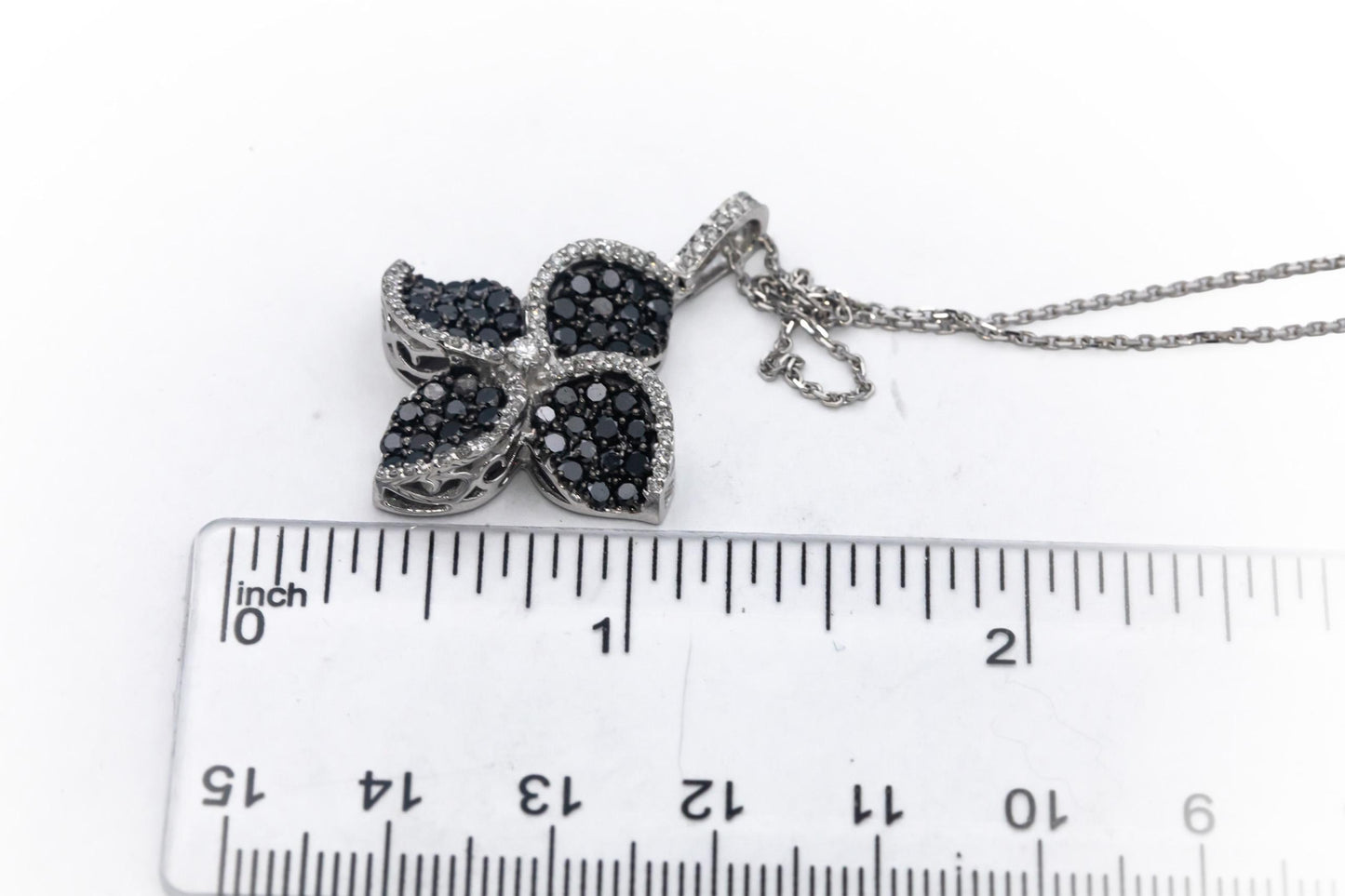 14k White Gold Round White and Black Diamond Cluster Pendant Necklace 1.50CT