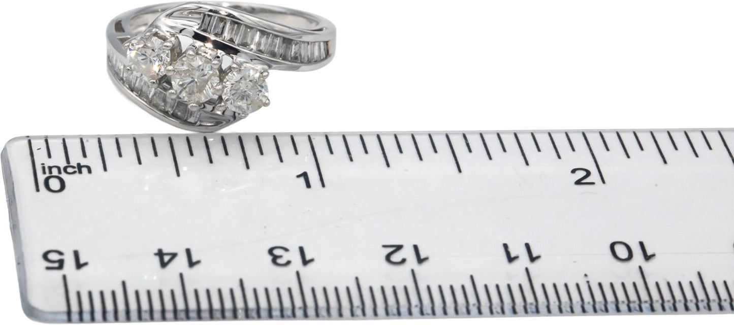 14k White Gold 1.25CT Round and Baguette Cut Diamond Ring Size 7.25