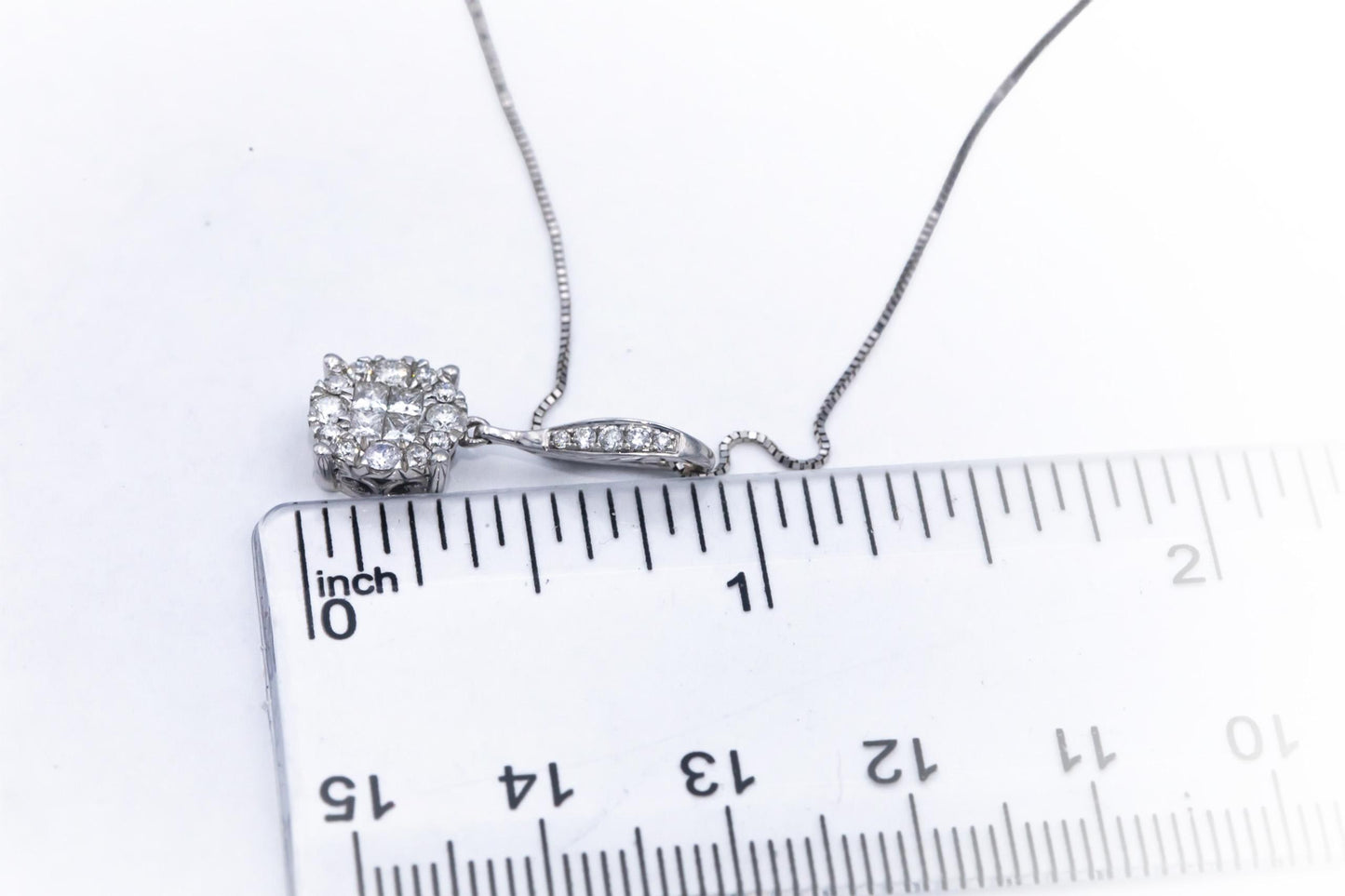 18k White Gold 0.50CT VS Princess and Round Cut Diamond Cluster Pendant Necklace