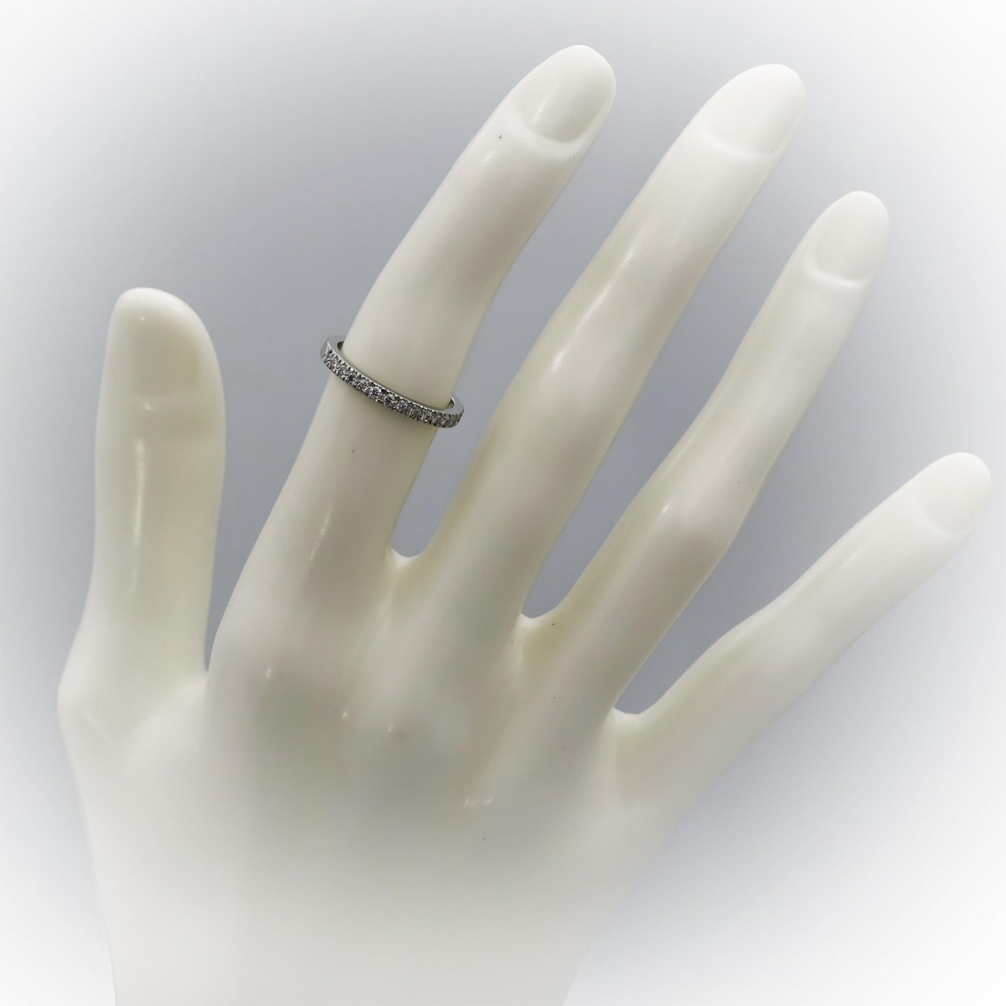 TIFFANY & CO. 950 Platinum VS Diamond Novo Band Ring 0.16CT Size 5.5 w/ Box