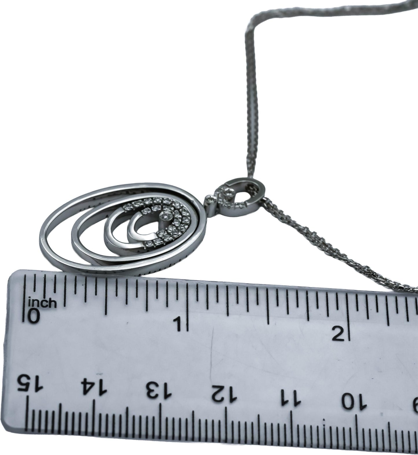 18k White Gold Round Diamond Double Sided Twisting Oval Pendant Necklace 0.50CT