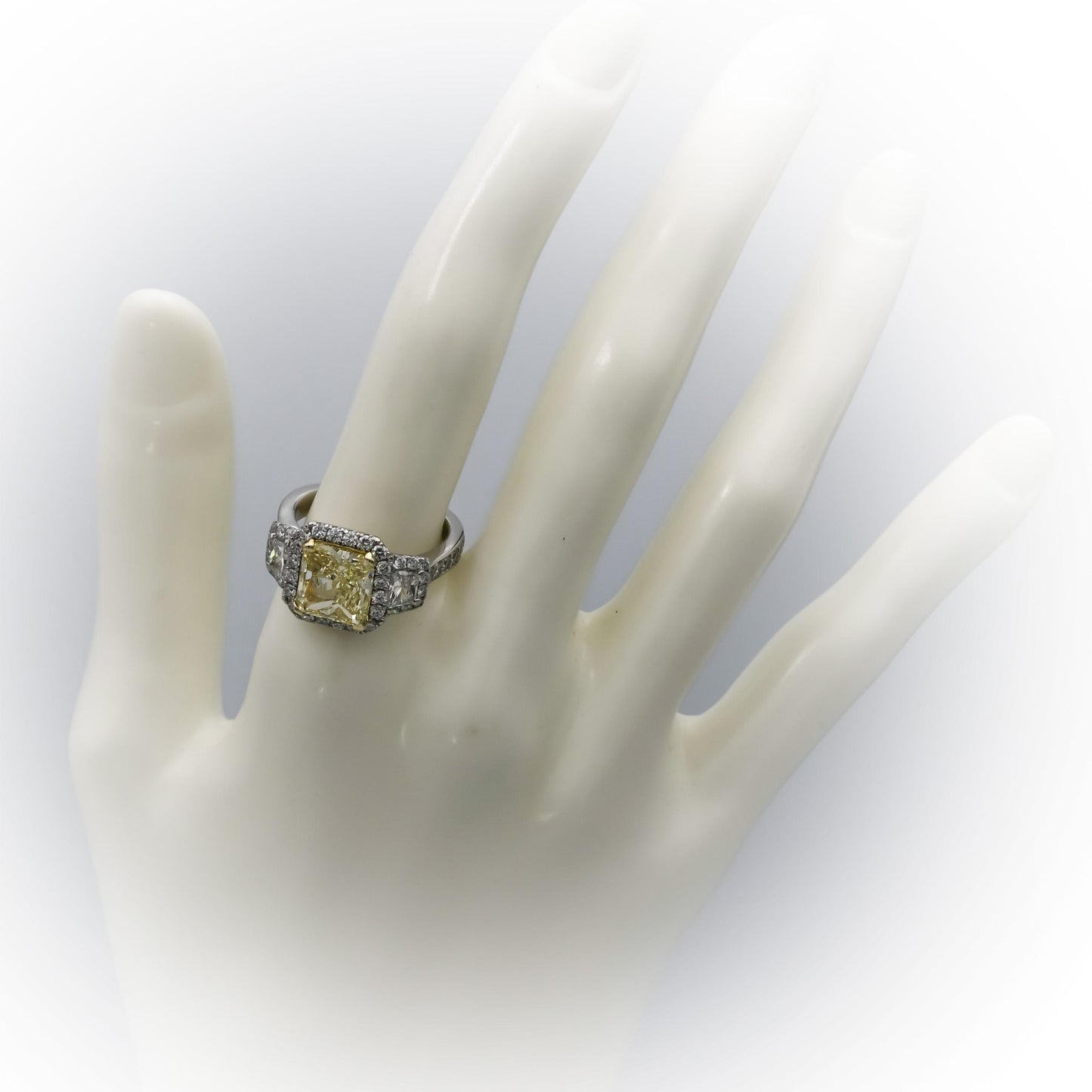 Platinum Light Yellow & White Diamond Engagement Ring 5.25CT w/ 3.25CT Center