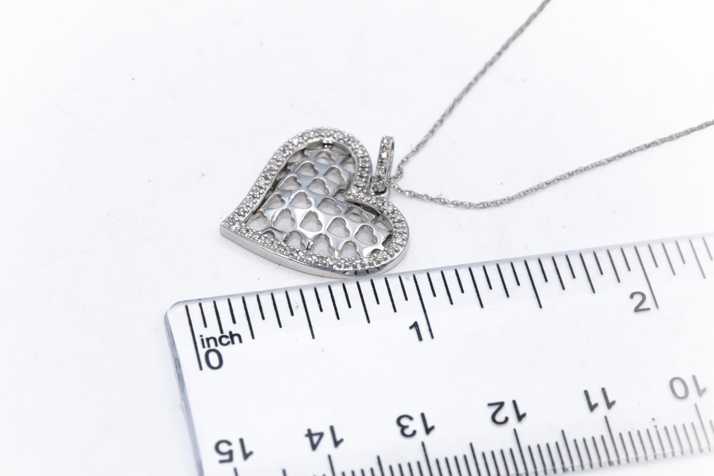 Diamond Round 14k White Gold Heart Pendant Necklace 0.20CT