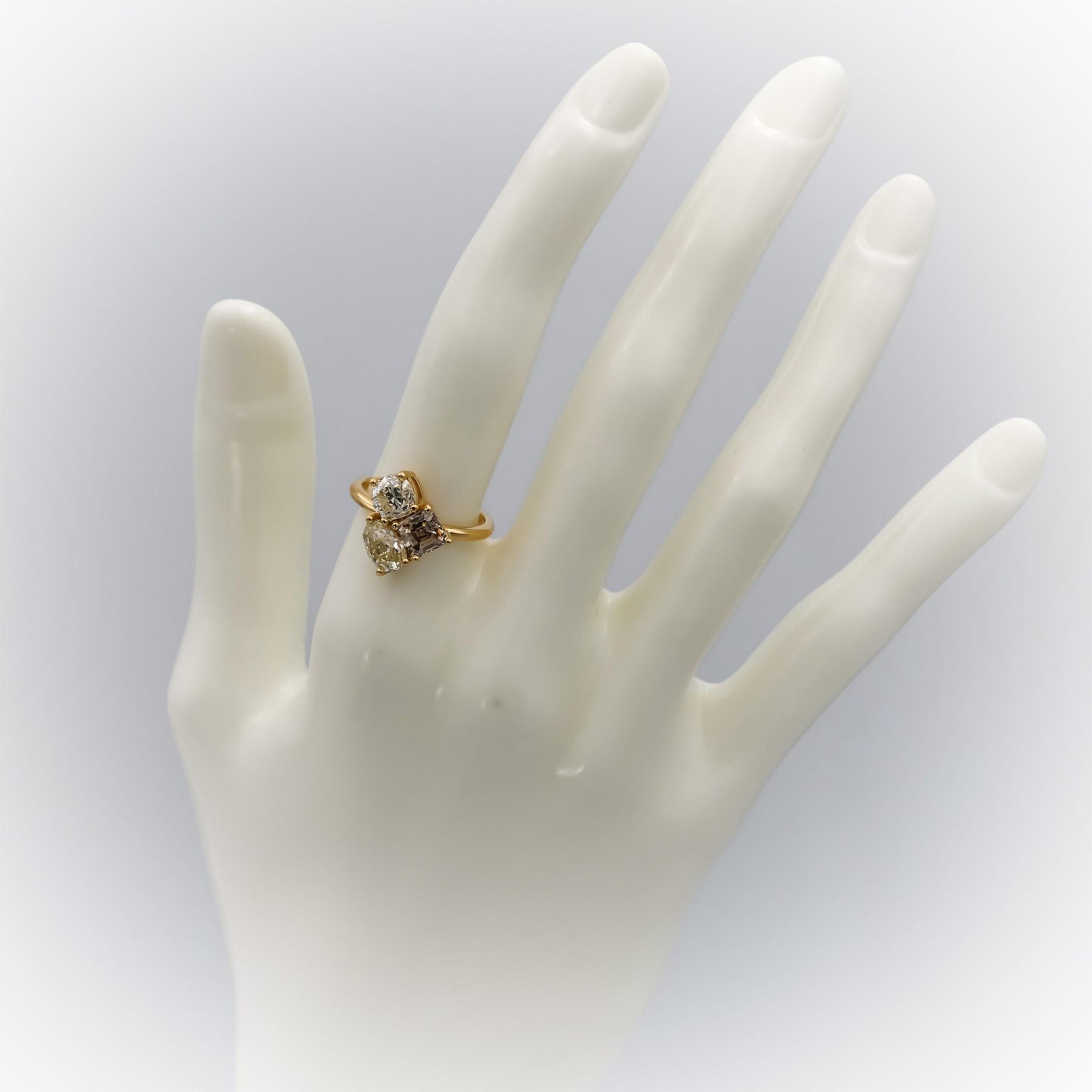 18k Yellow Gold Diamond Three-Stone Ring 2.95CT Size 6.25