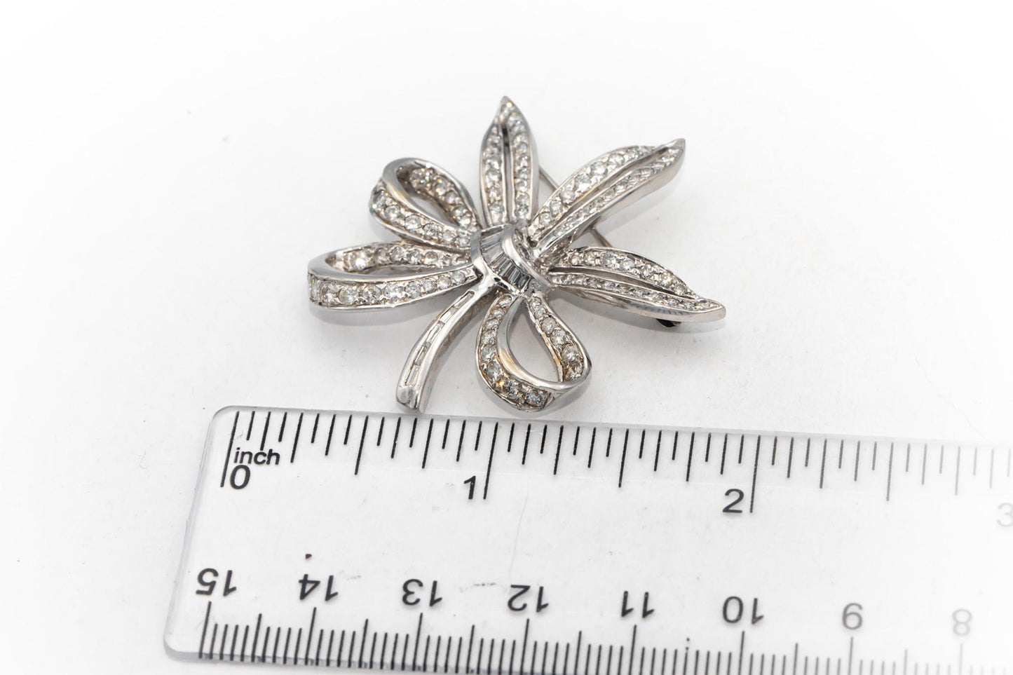 18k White Gold Round & Baguette Cut Diamond Floral Ribbon Brooch Pin 2.0CTW