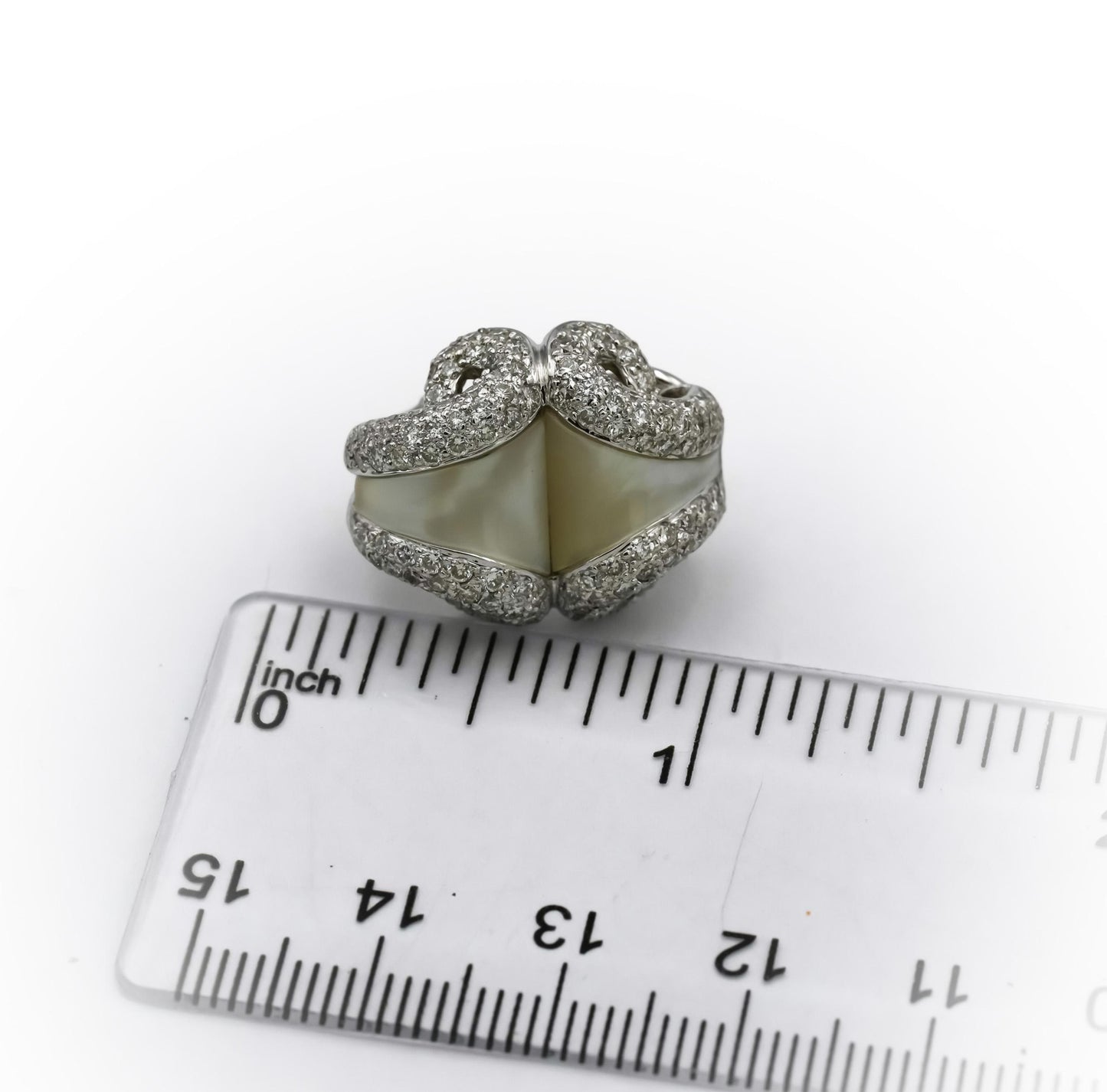 18k White Gold VS Diamond and Mother of Pearl Earrings 2.0CT