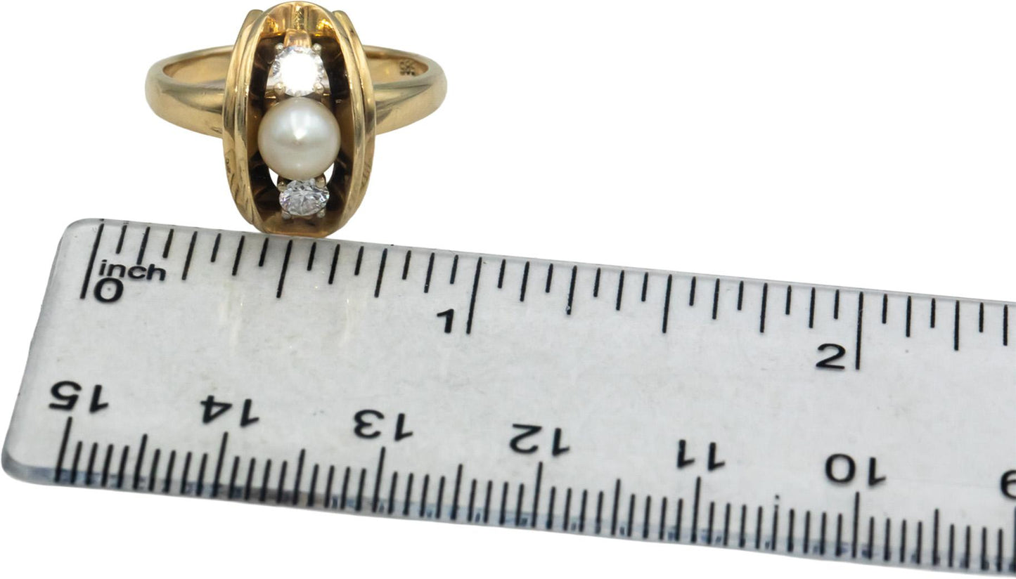 14k Yellow Gold 0.30CT VS Round Cut Diamond and 5.2mm Pearl Ring Size 7.75