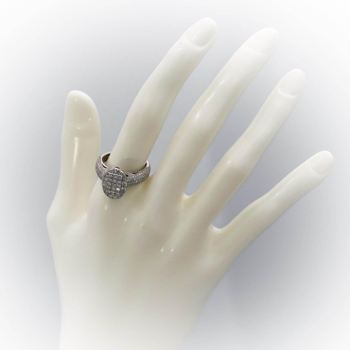 14k White Gold VS Princess and Round Diamond Cluster Ring 1.78CT Size 7