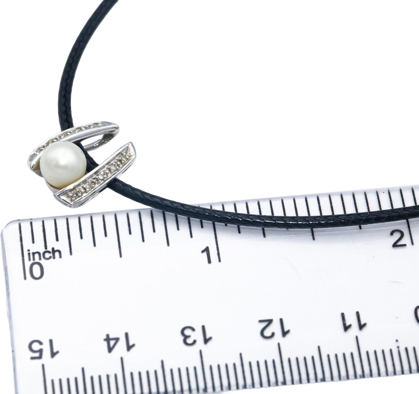 14k White Gold Round Diamond and 6mm Pearl Pendant Necklace 0.05CT