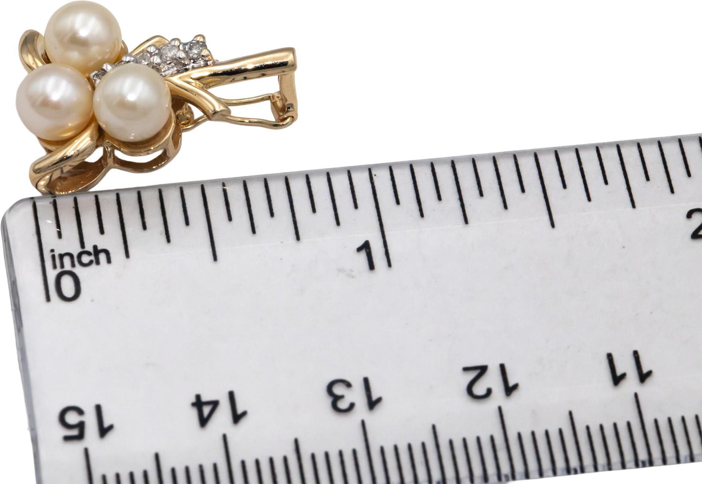 14k Yellow Gold Round Diamond and Pearl Floral Pendant Necklace 0.08CT