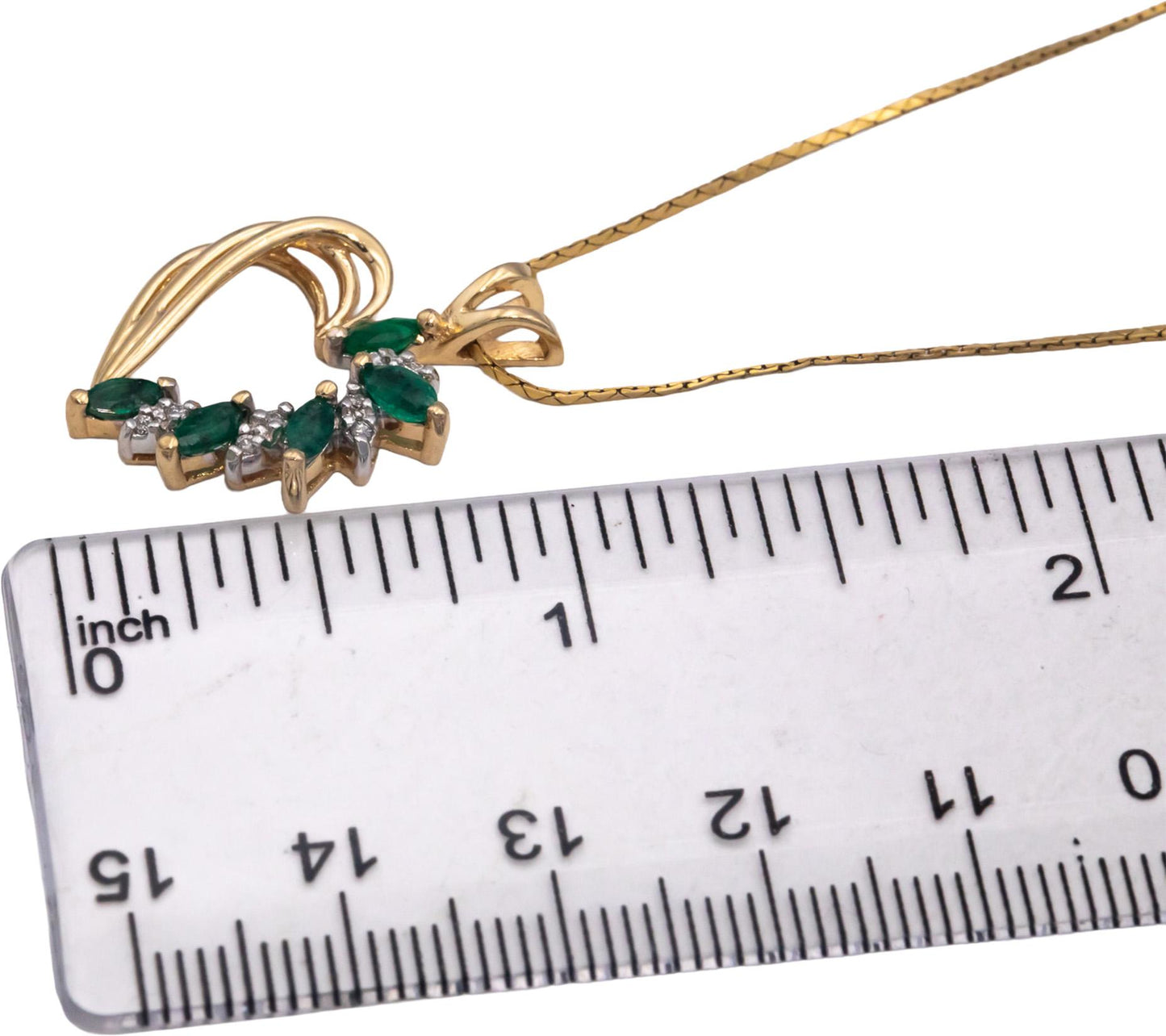 14k Yellow Gold Diamond and Emerald Heart Pendant Necklace 0.55CT