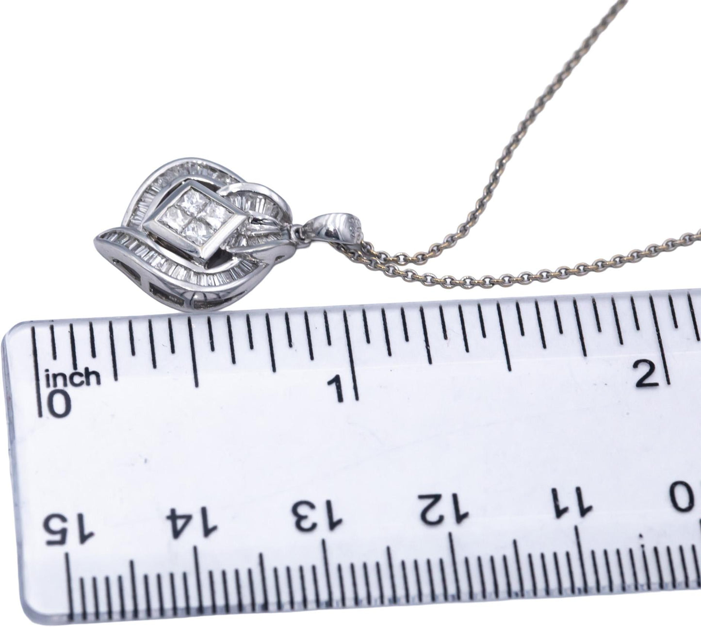 18k White Gold VS Princess & Baguette Cut Diamond Pendant Necklace 0.64CT