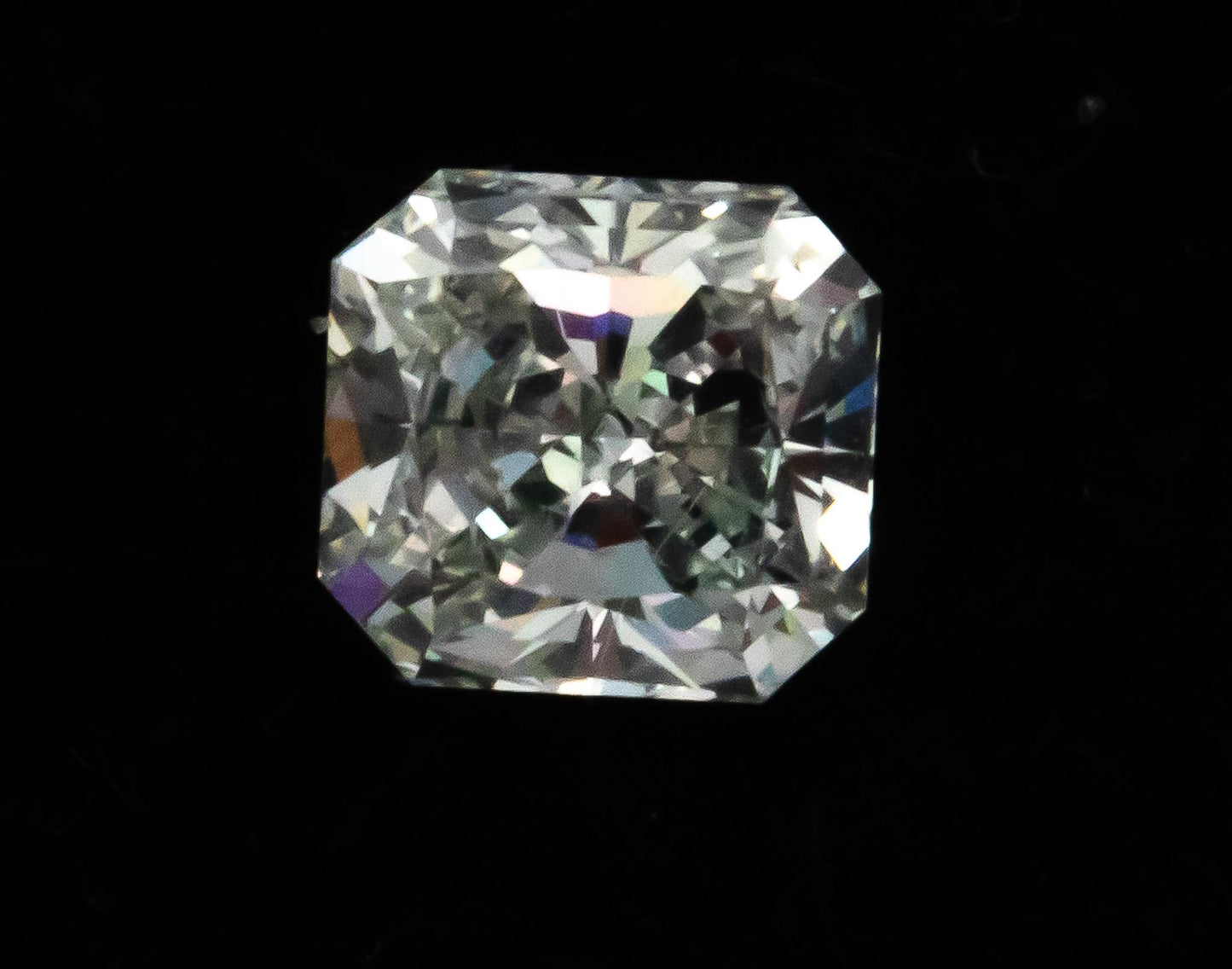 GIA Certified Radiant Cut Diamond VS1/H Rectangular Modified Brilliant 1.21CT
