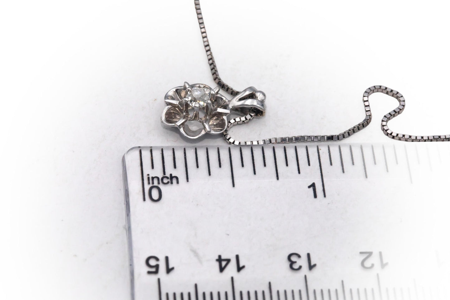 Vintage Antique 14k White Gold 0.20CT Old Mine Diamond Flower Pendant Necklace