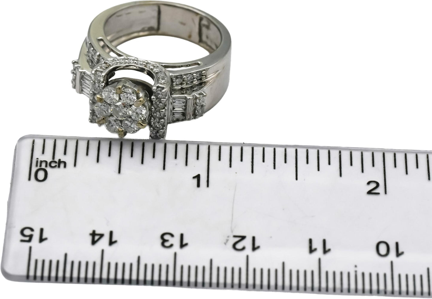 10k White Gold Round and Baguette Cut Diamond Cocktail Ring 1.0CT Size 7