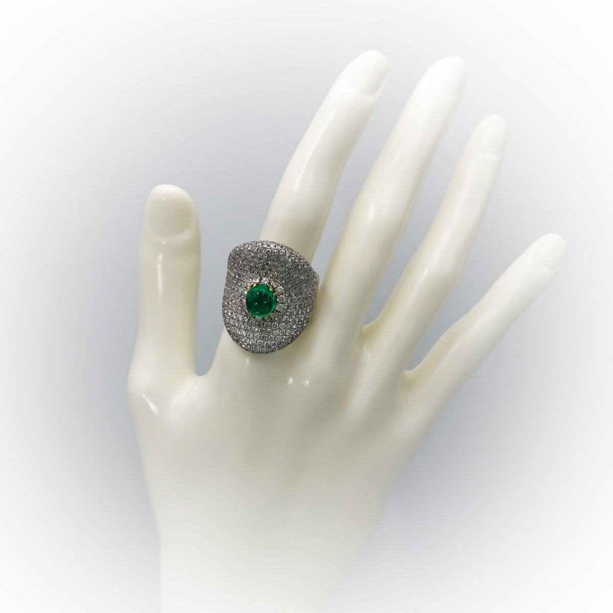 18k White Gold VS Diamond and Emerald Cluster Cocktail Ring 7.75CT Size 9.5