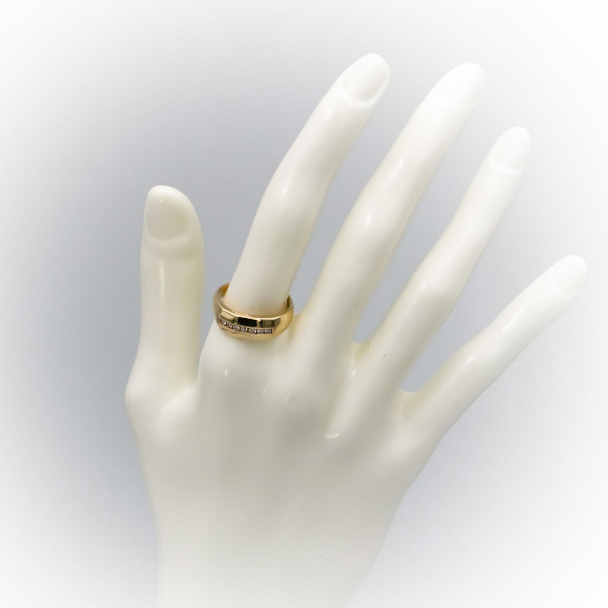14k Yellow Gold Round Channel Set Diamond Band Ring 0.15CT Size 7.75