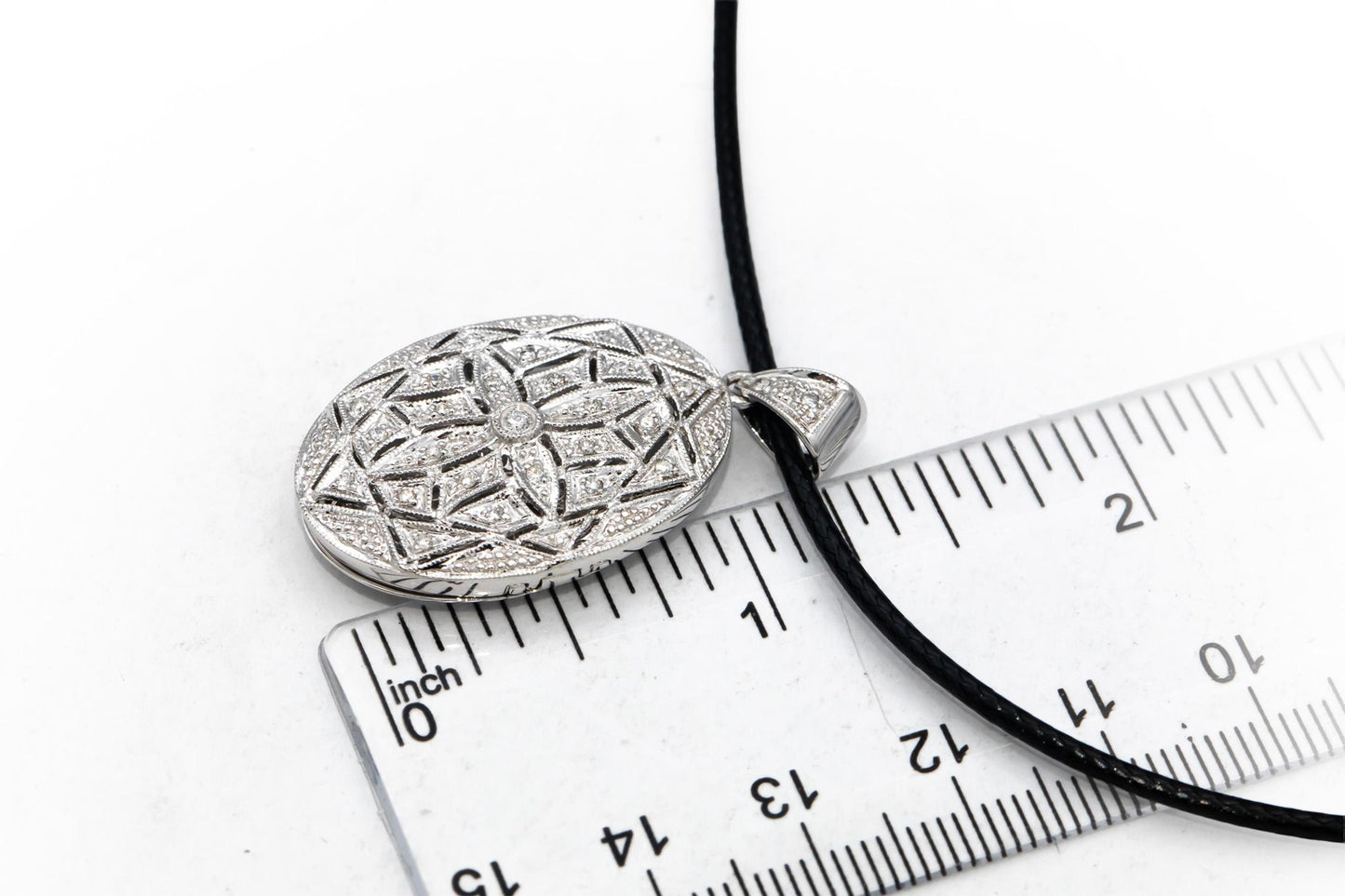 14k White Gold Round Diamond Open Locket Pendant Necklace 0.25CT