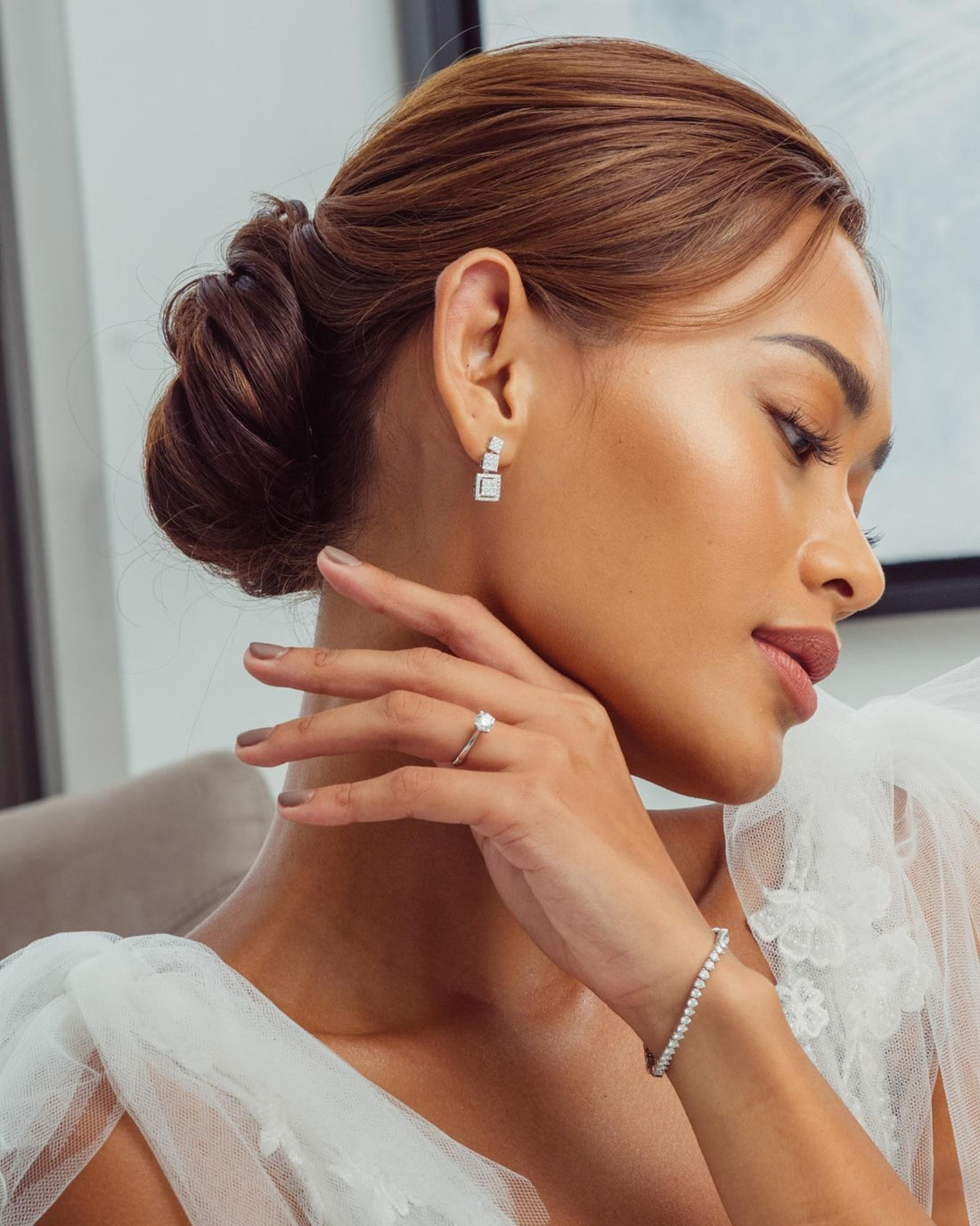 What Type of Earrings Are Best for Sensitive Ears? Find Your Perfect Pair