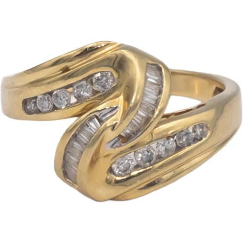 14k Yellow Gold 0.35CT Round and Baguette Cut Diamond Ring Size 7
