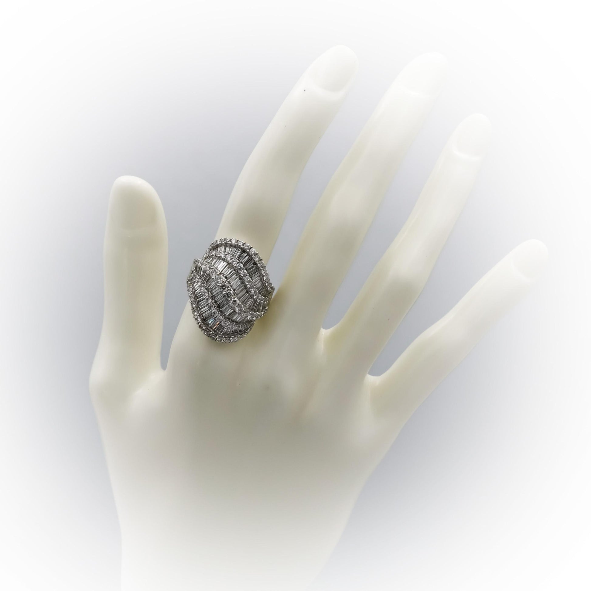 18k White Gold VS Round & Baguette Diamond Cluster Cocktail Ring 5.0CT Size 7