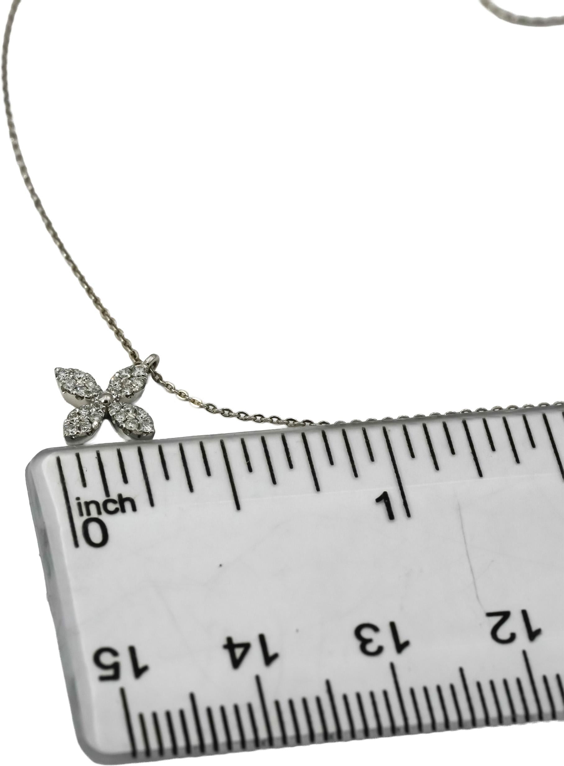 14k White Gold Round Diamond Flower Pendant Necklace 0.10CT