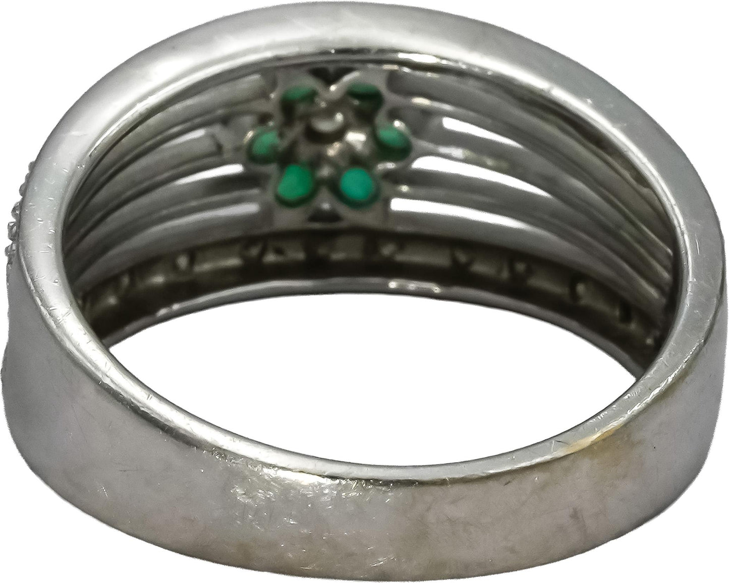 14k White Gold Round VS Diamond and Emerald Flower Band Ring 0.37CT Size 7.5
