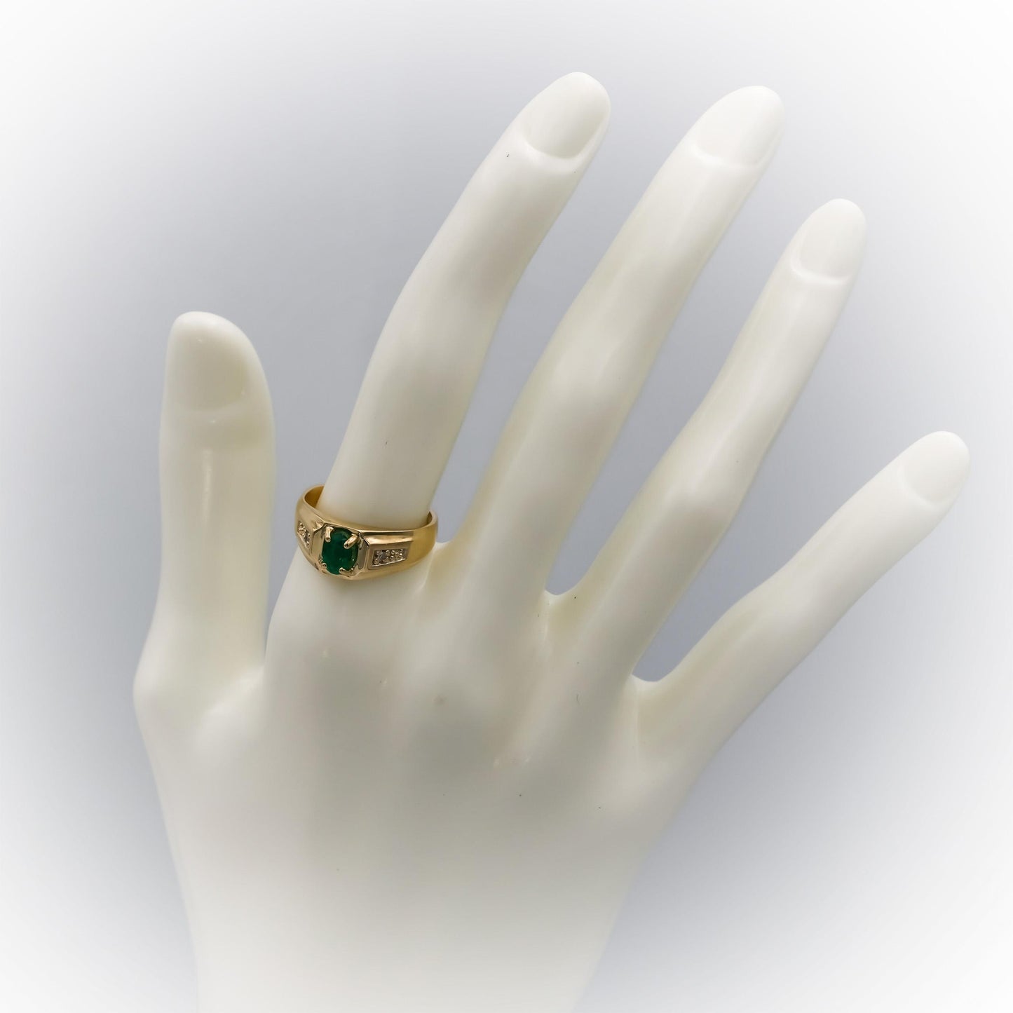 14k Yellow Gold Oval Cut Emerald Ring 0.40CT Size 7 w/ Diamond Accents