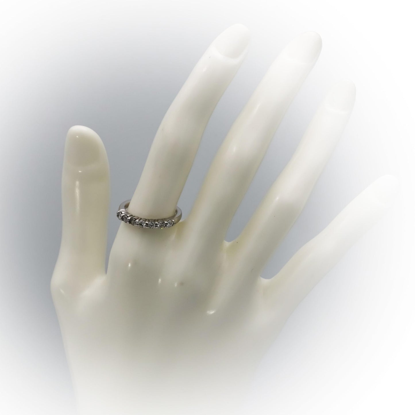 10k White Gold Round Diamond Seven Stone Band Ring 0.50CT Size 6.5