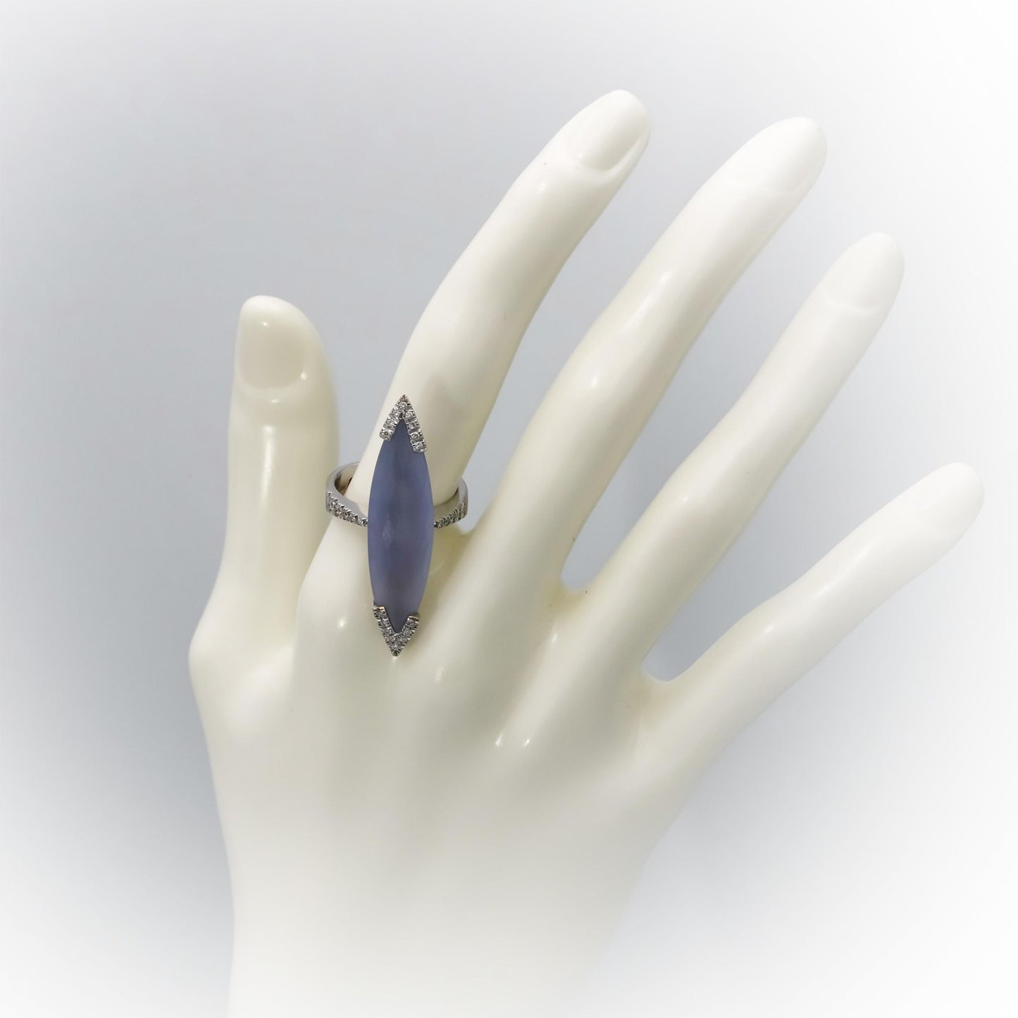 ROBERTO COIN 18k White Gold Diamond and Chalcedony Cocktail Ring Size 6.75