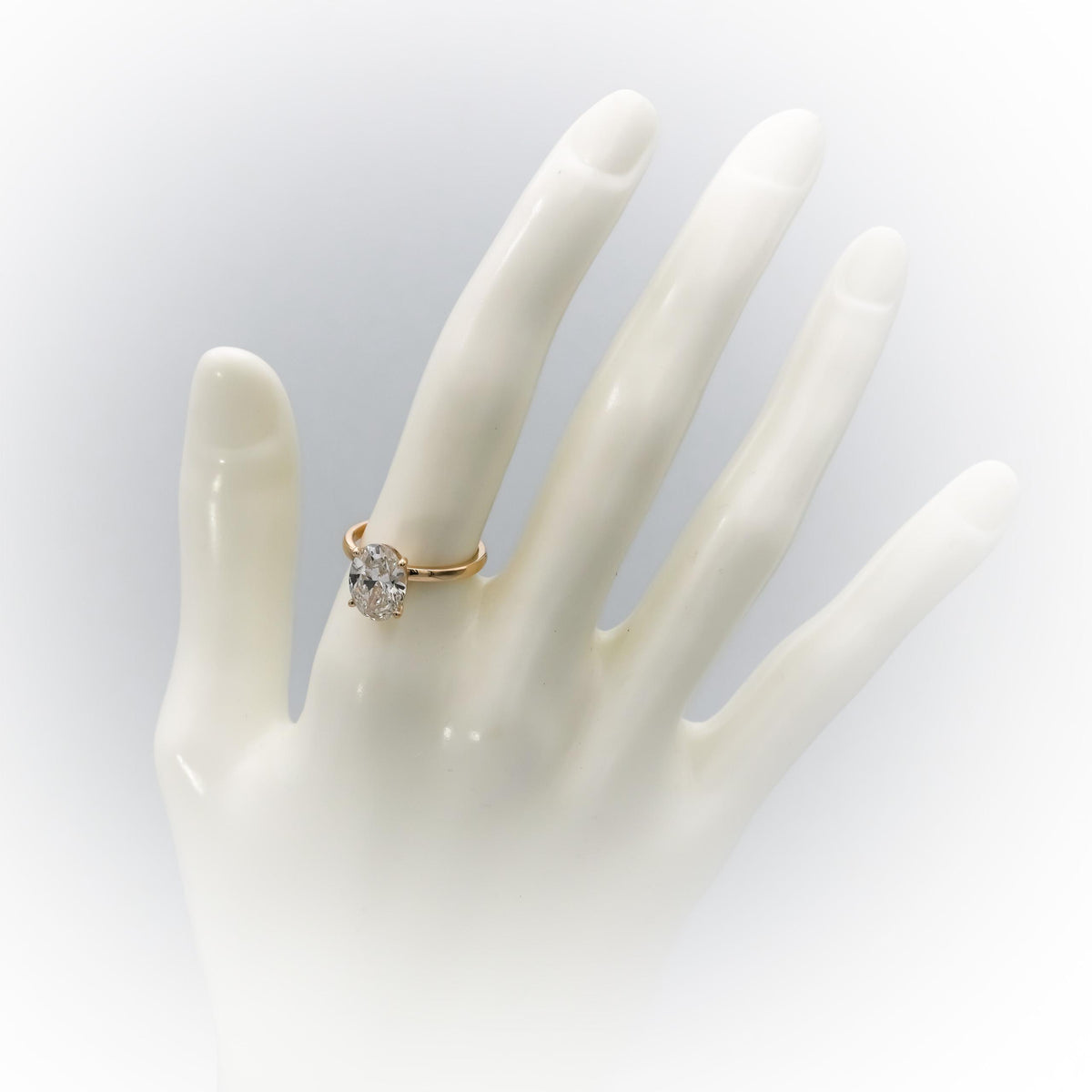 IGI 14k Yellow Gold VS1/G Oval Lab-Grown Diamond Solitaire Ring 2.56CT Size 5.75