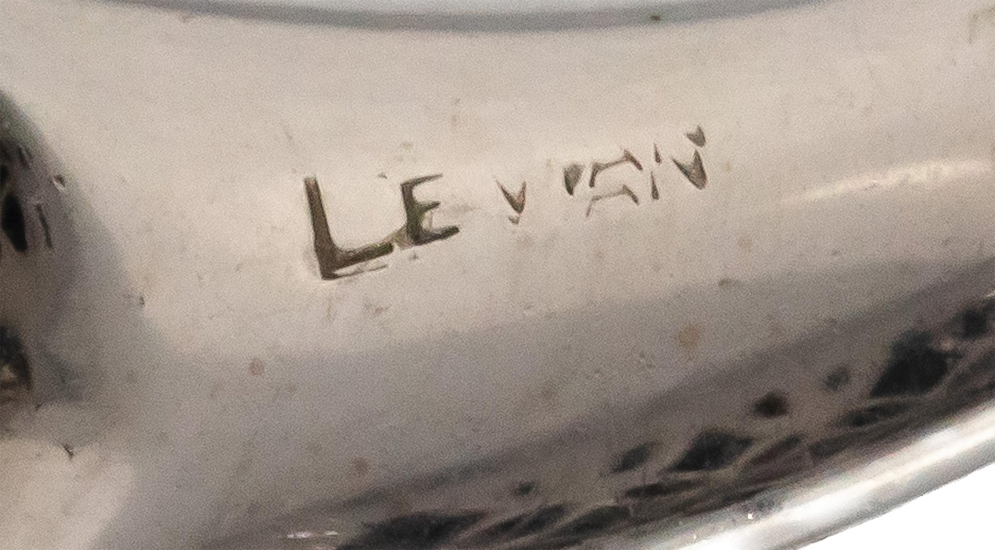 LE VIAN 18k White Gold White and Black Round Diamond Cluster Ring 1.0CT Size 7