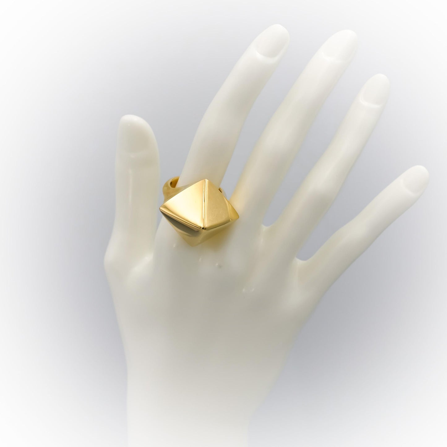 TIFFANY & CO. Vintage 18k Yellow Gold Pyramid Ring Size 8