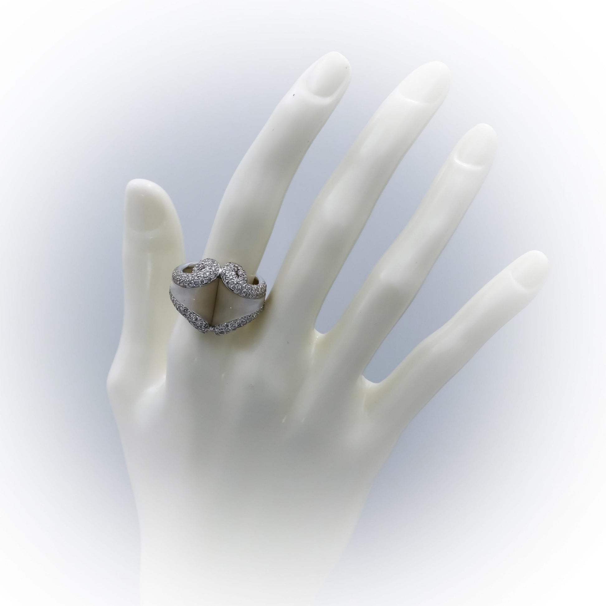 18k White Gold VS Diamond and Mother of Pearl Cocktail Ring 2.0CT Size 7