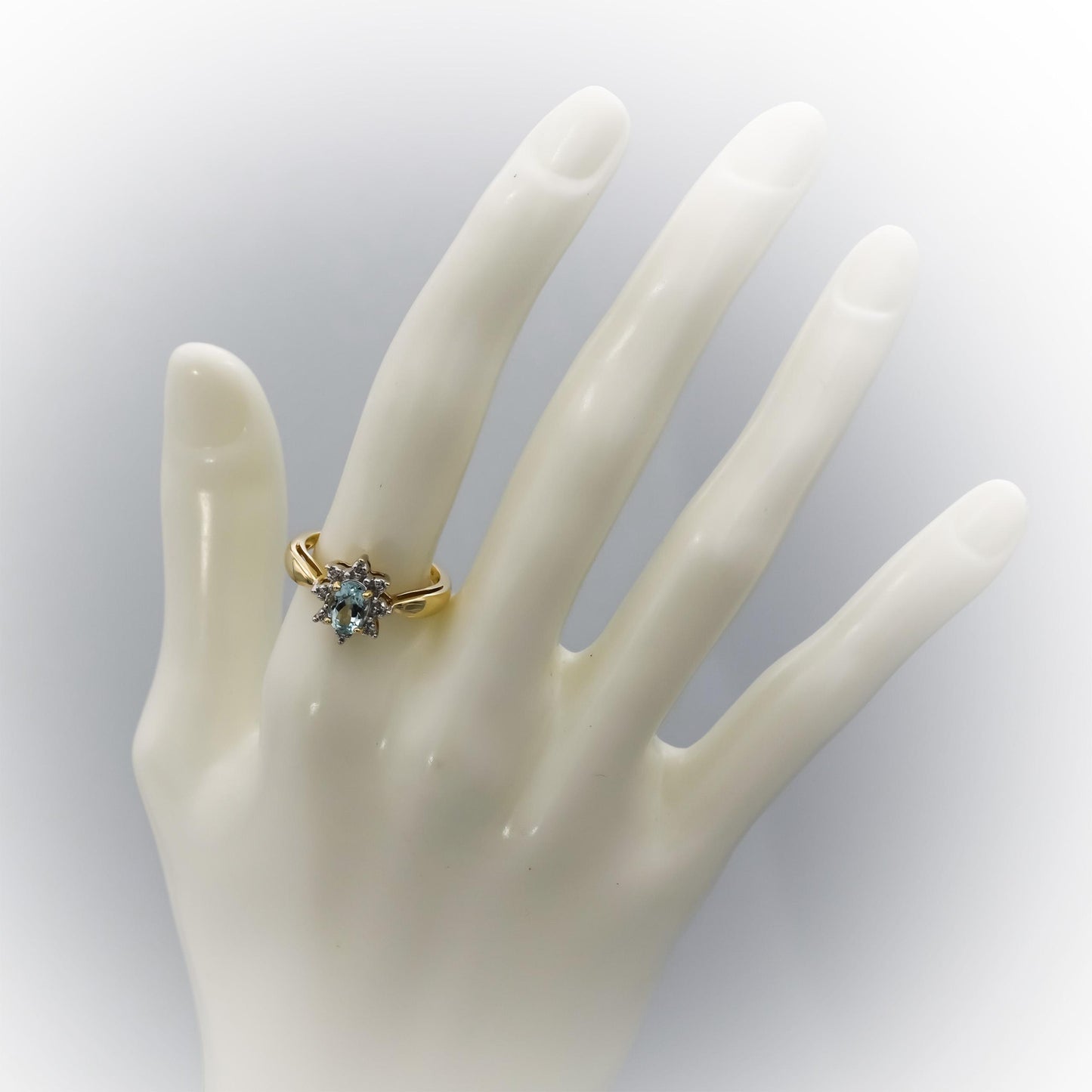 10k Yellow Gold Aquamarine Ring 0.50CT Size 7.25 w/ Diamond Accents