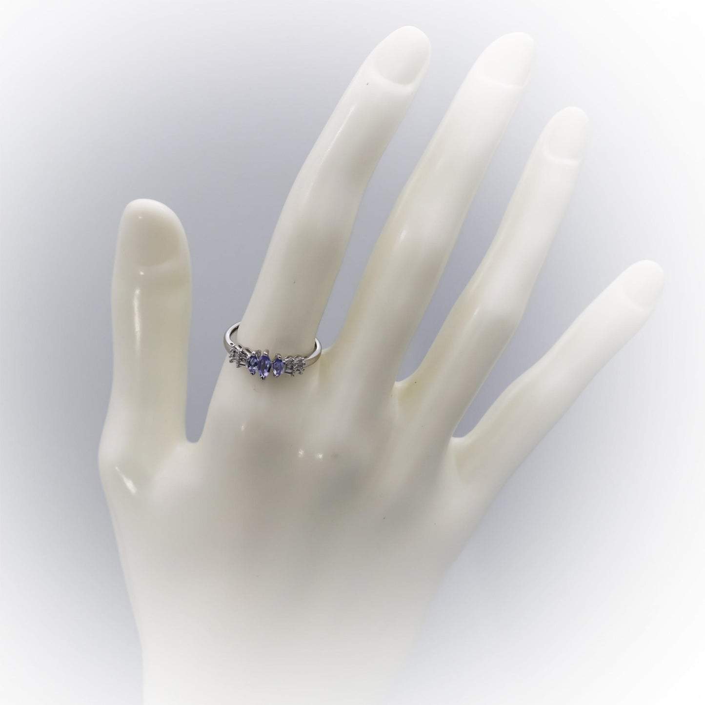 10k White Gold Marquise Tanzanite Ring 0.25CT Size 7 w/ Diamond Accents