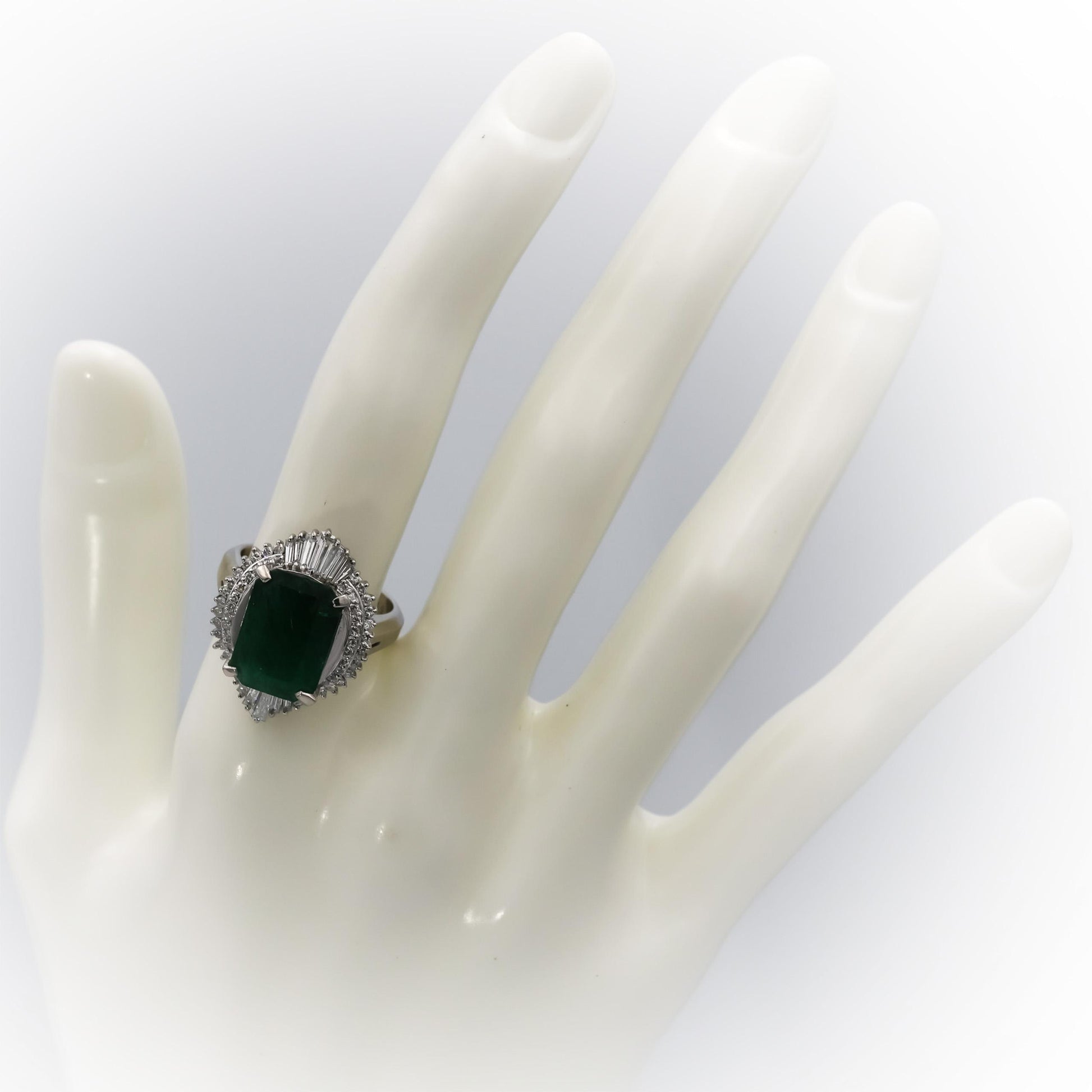 Platinum VS Diamond and Emerald Cocktail Ring 6.44CT Size 6.5