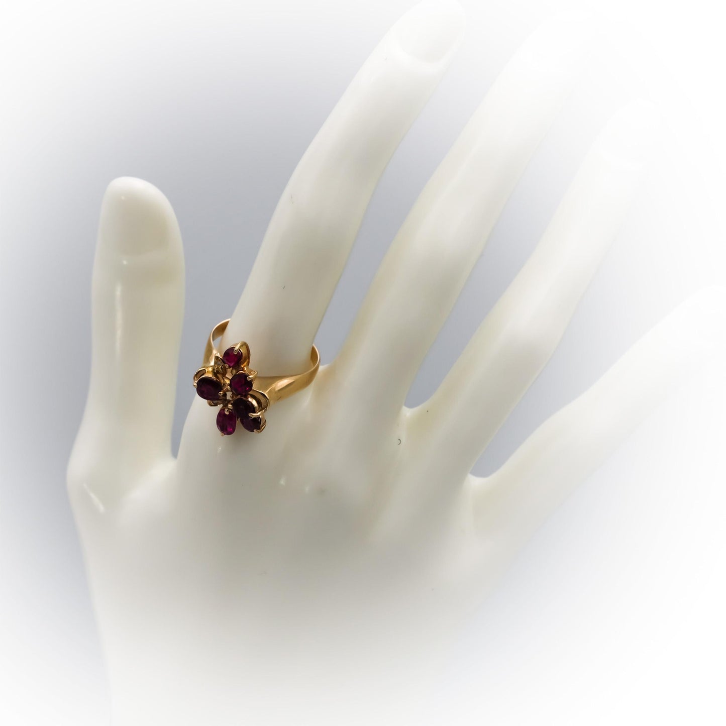 18k Yellow Gold Ruby Cocktail Ring 1.20 Size 8.75