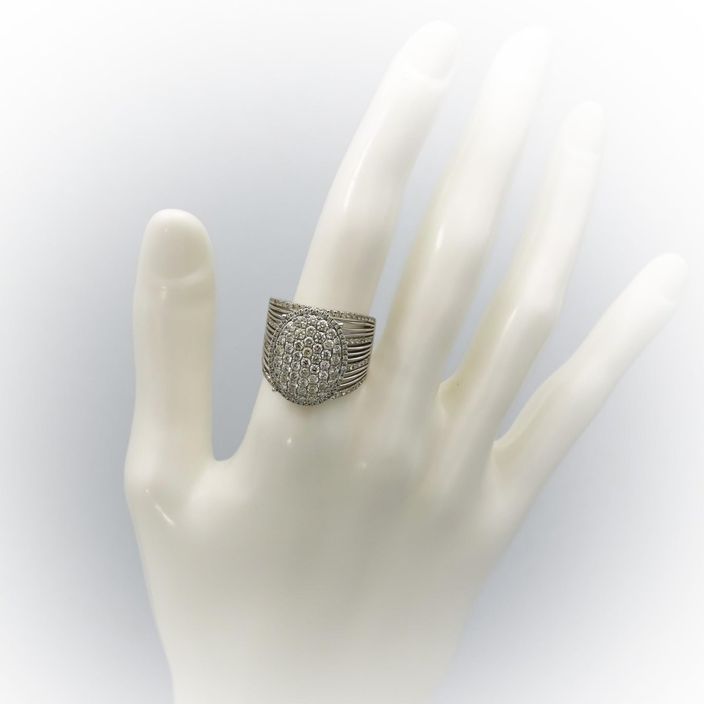 18k White Gold Round Diamond Pave Set Cluster Cocktail Ring 2.50CT Size 7.5