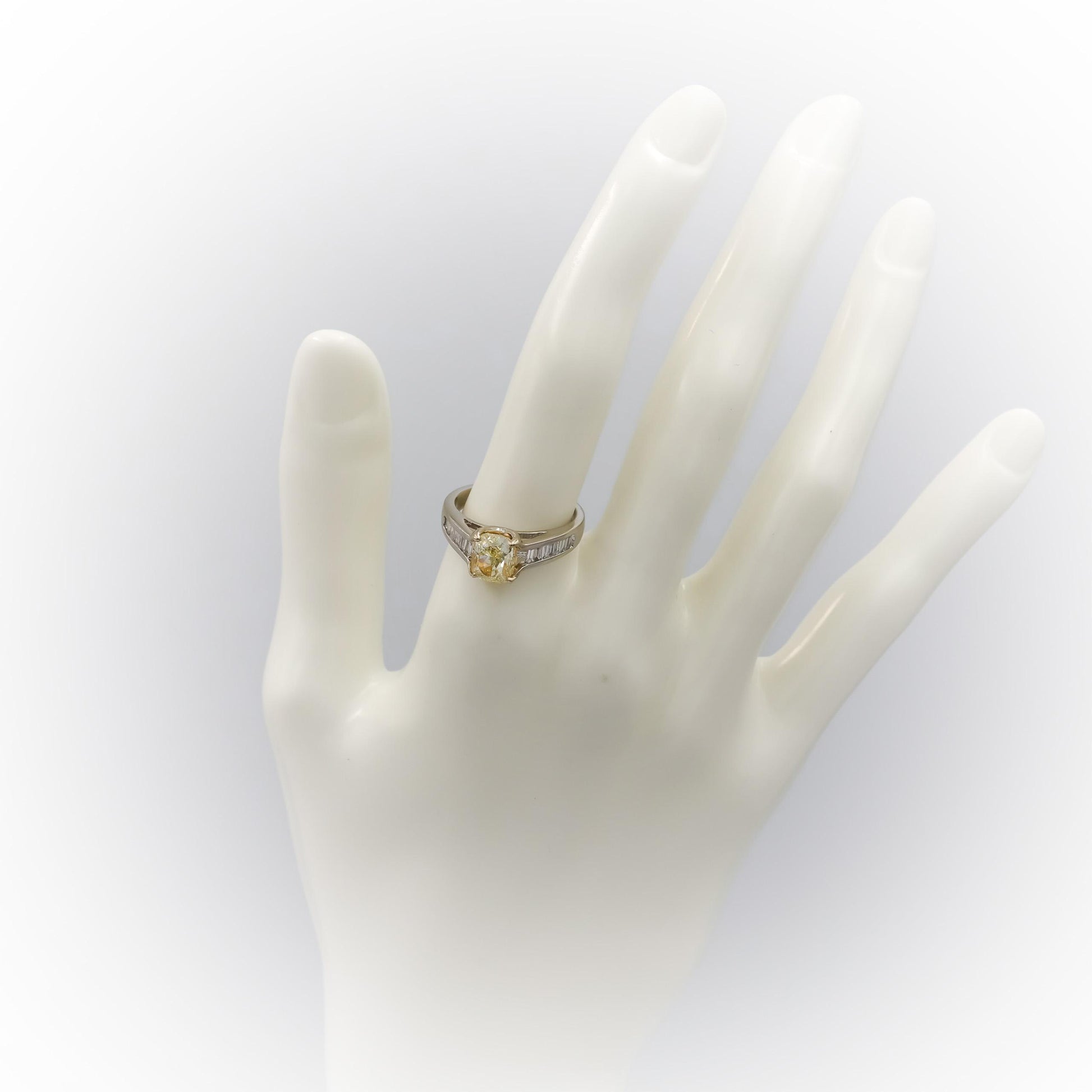 GIA Certified 18k White Gold Diamond Engagement Ring 2.71CT Size 7