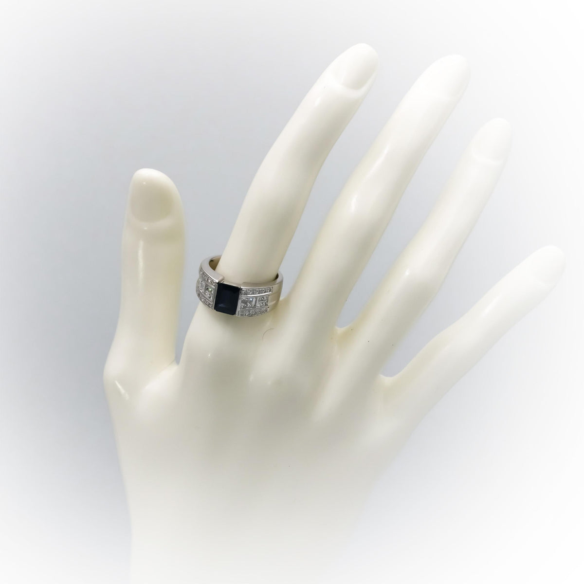 LE VIAN 18k White Gold Diamond and Sapphire Cocktail Ring 2.50CT Size 6.5