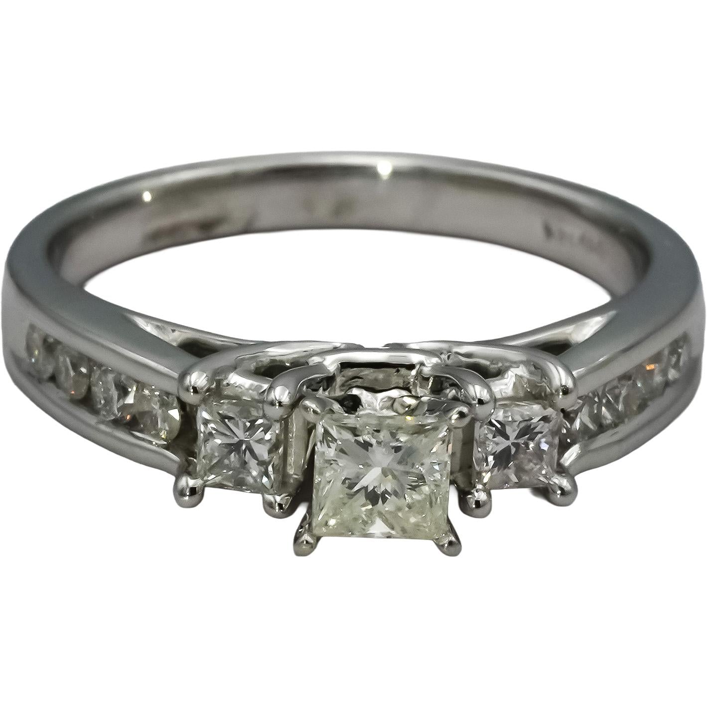 14k White Gold Round and Princess Cut Diamond Engagement Ring 0.75CT Size 7.25