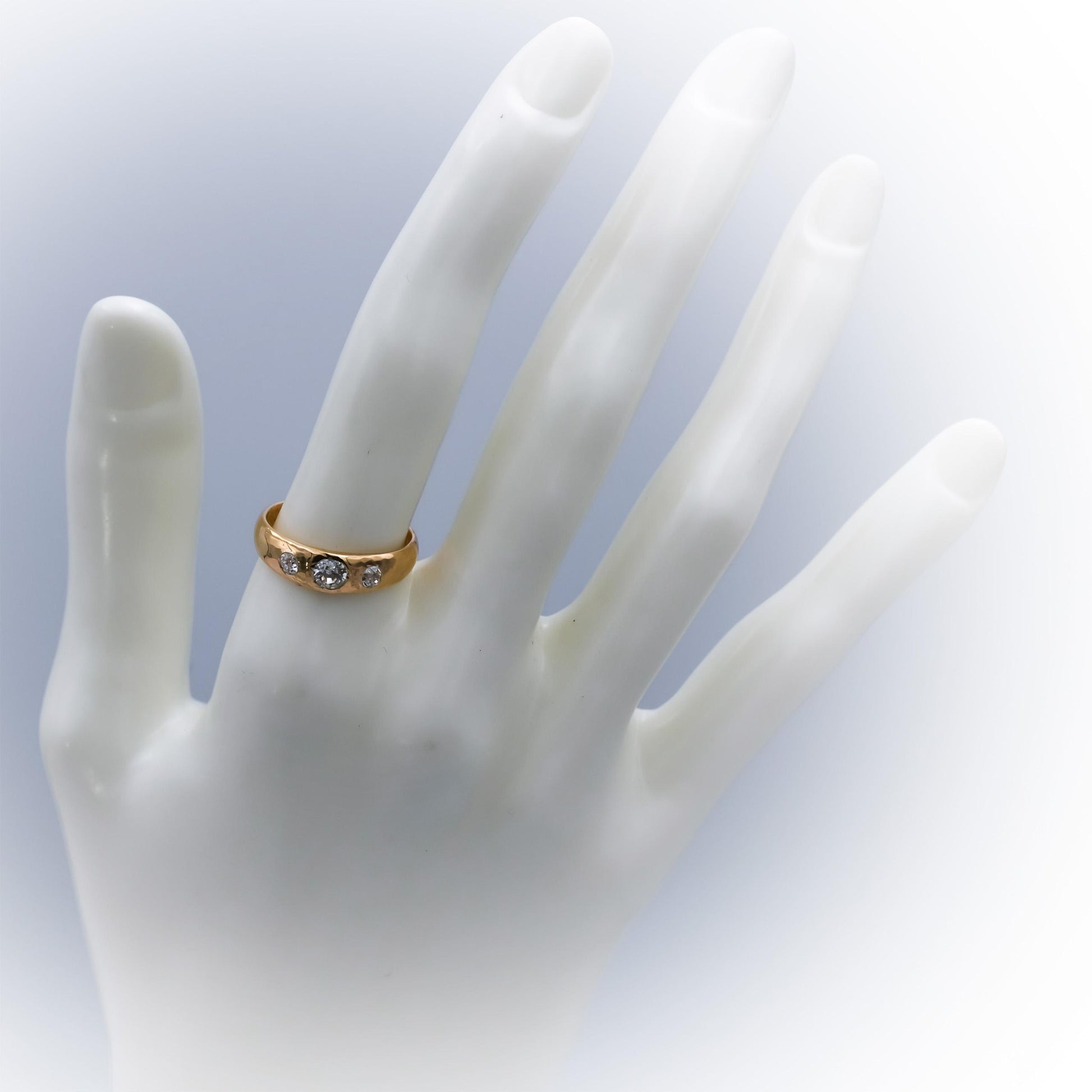 TIFFANY & CO. Vintage 18k Gold VS Old Euro Cut Diamond Three Stone Ring 0.50CT
