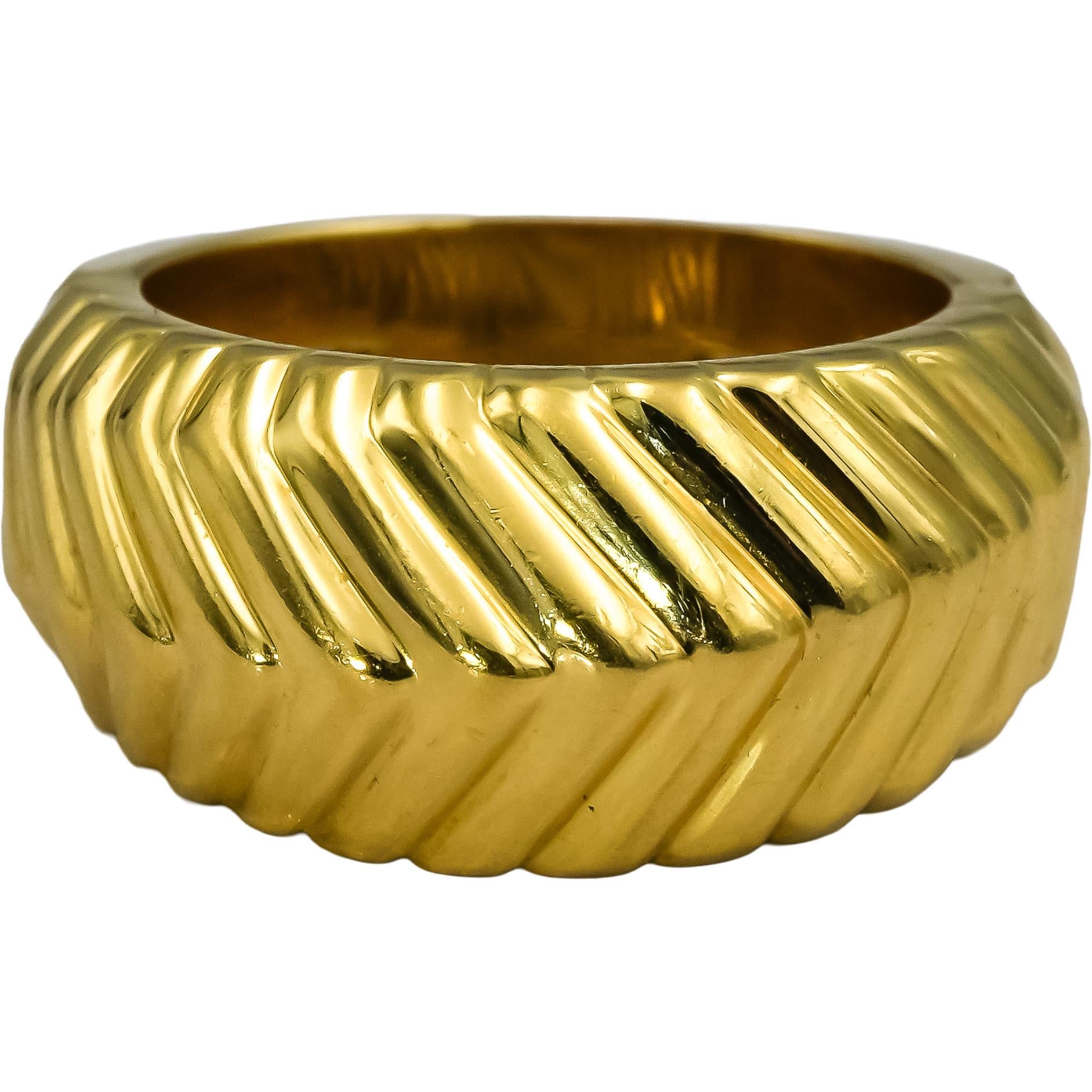 1998 TIFFANY & CO. 18k Yellow Gold Textured Fluted Dome Band Ring Size 5